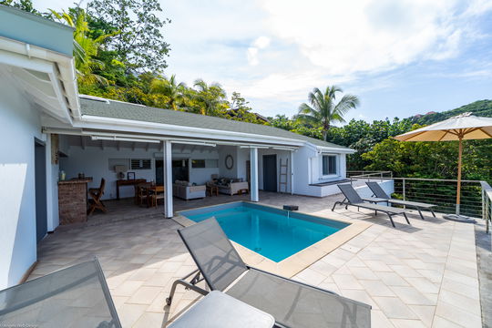 VILLA HELOA POOL & TERRACE 4