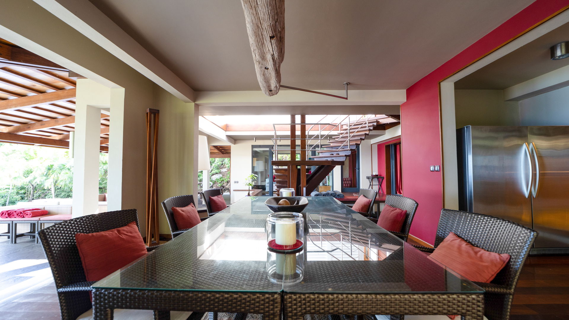 KITCHEN & DINING AREA