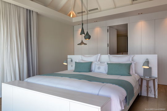 VILLA JUNE BEDROOM1 3