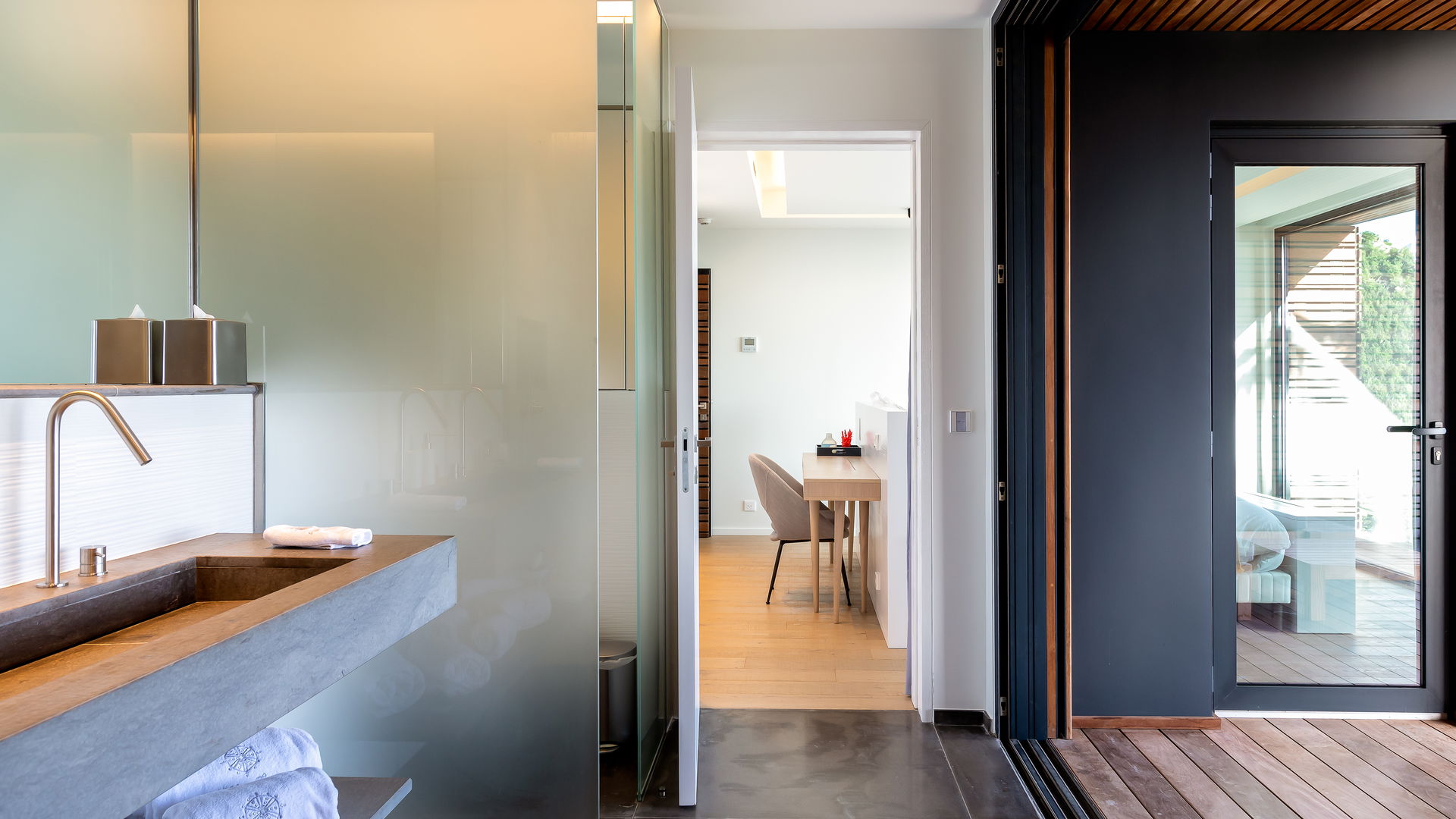 BEDROOM 5