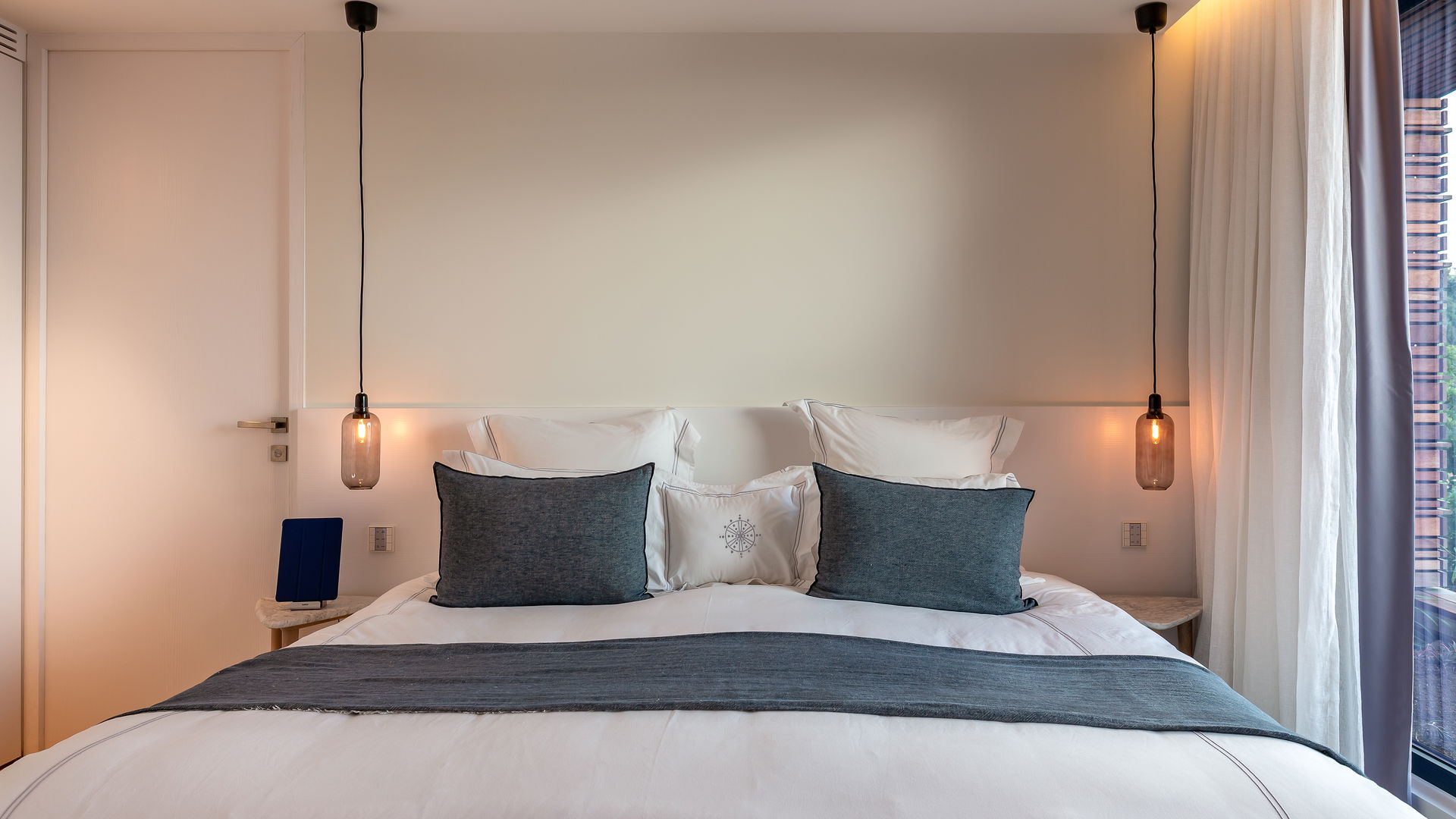 BEDROOM 6