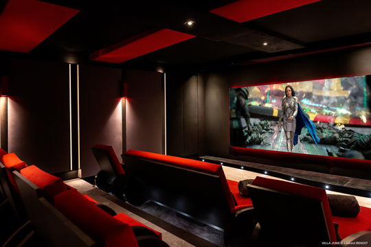 VILLA JUNE CINEMA ROOM 1