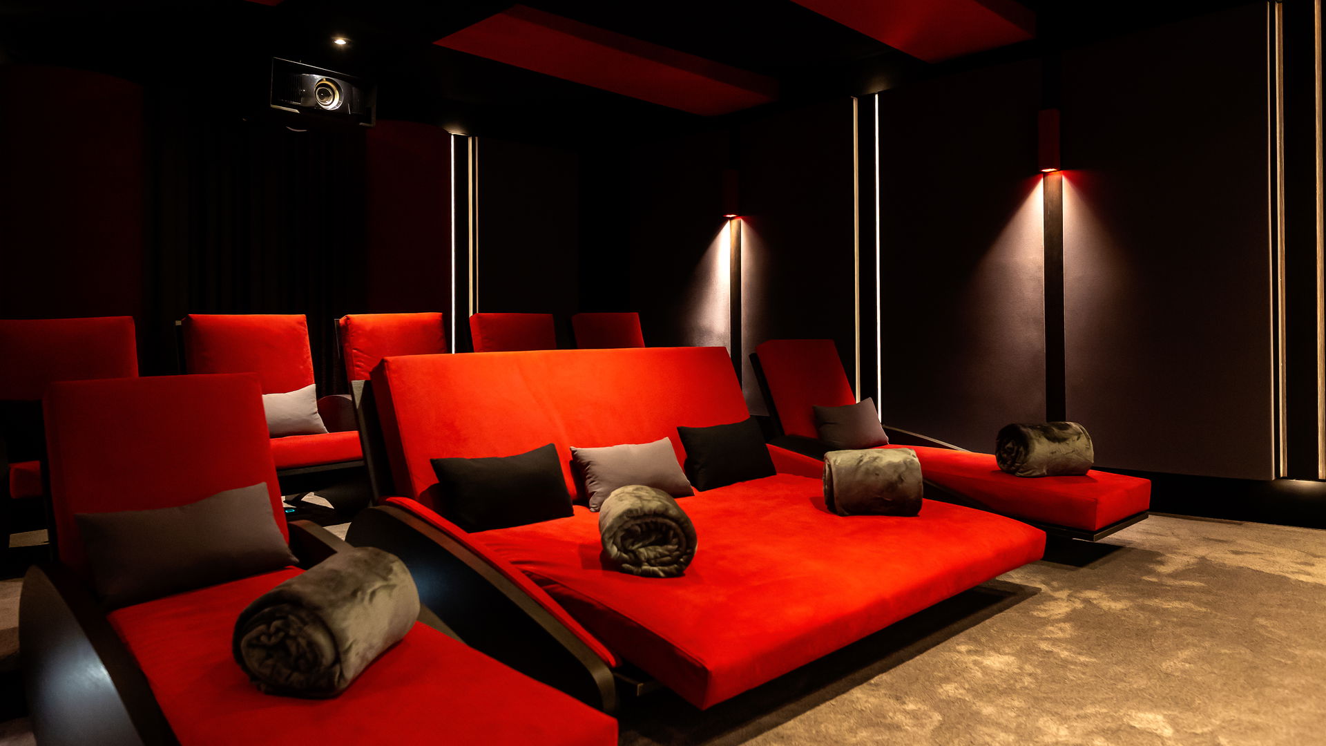 CINEMA ROOM