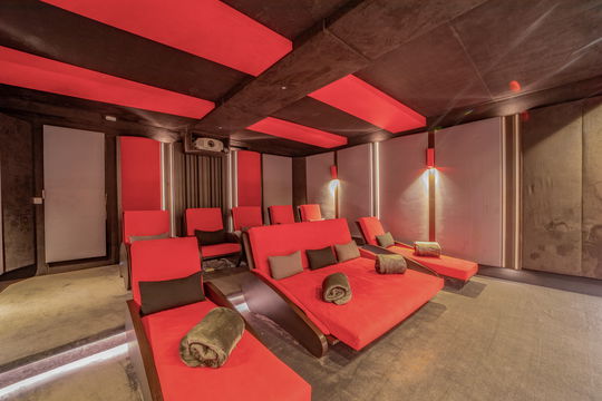 VILLA JUNE CINEMA ROOM 3