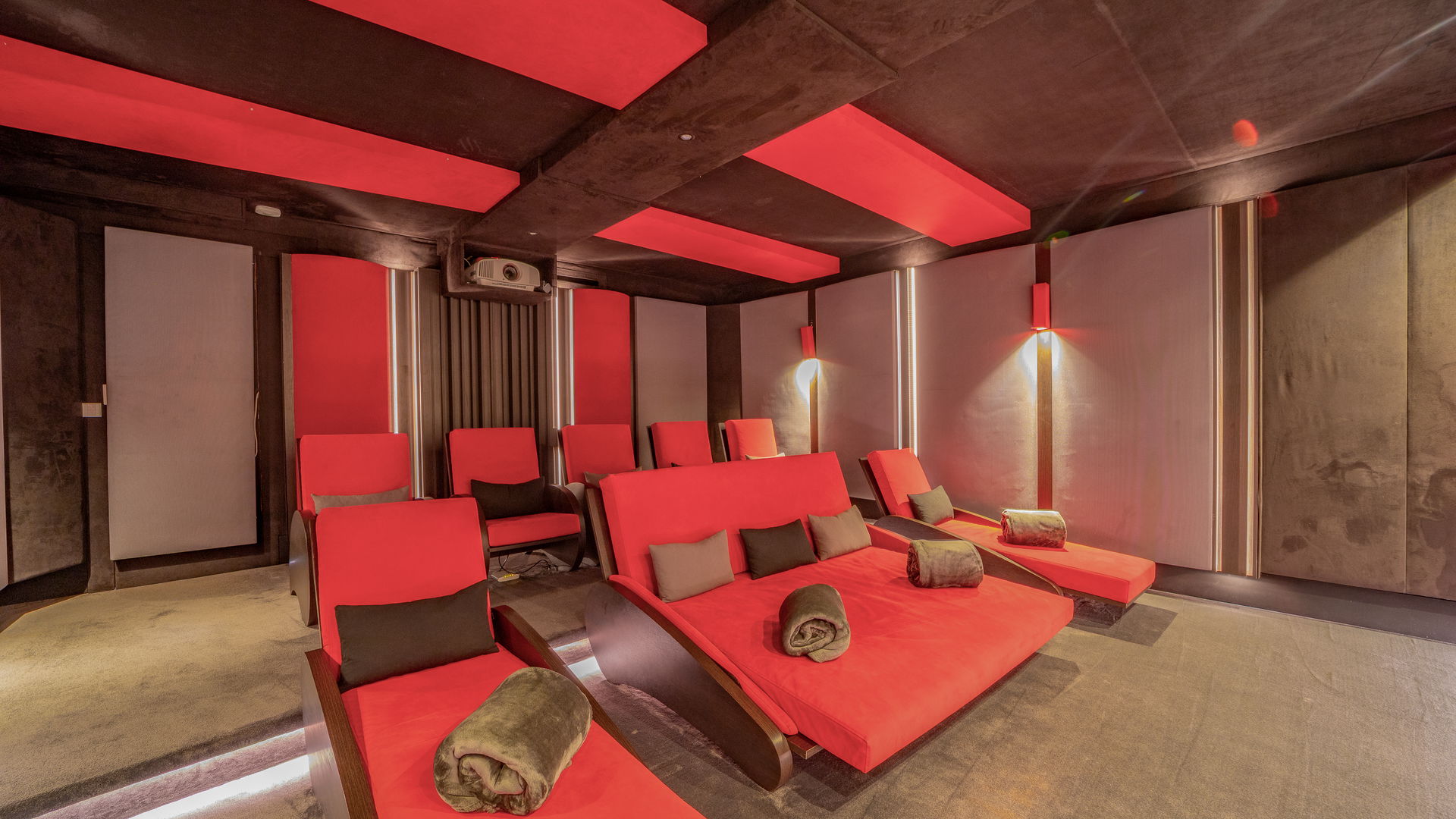 CINEMA ROOM