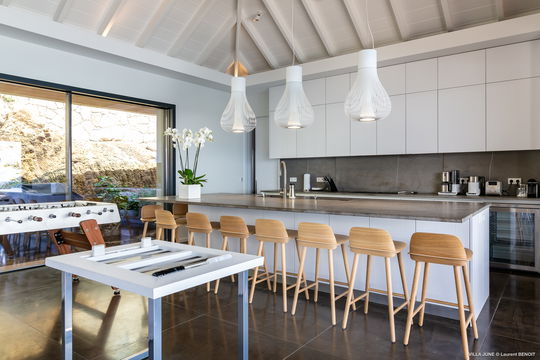 VILLA JUNE KITCHEN & DINING AREA 1