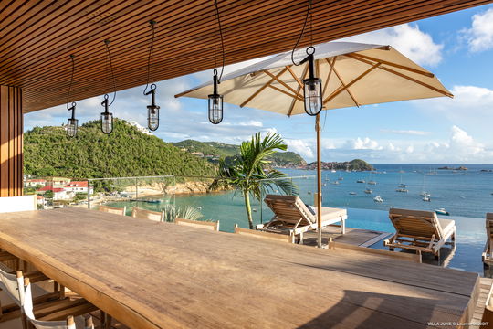 VILLA JUNE KITCHEN & DINING AREA 11