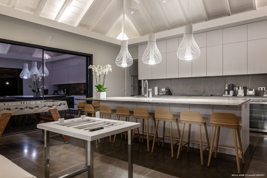 VILLA JUNE KITCHEN & DINING AREA 12