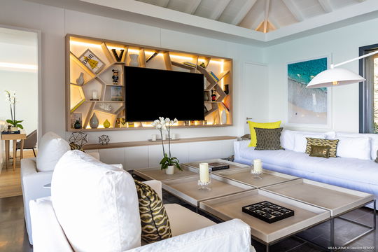 VILLA JUNE LIVING AREA 2