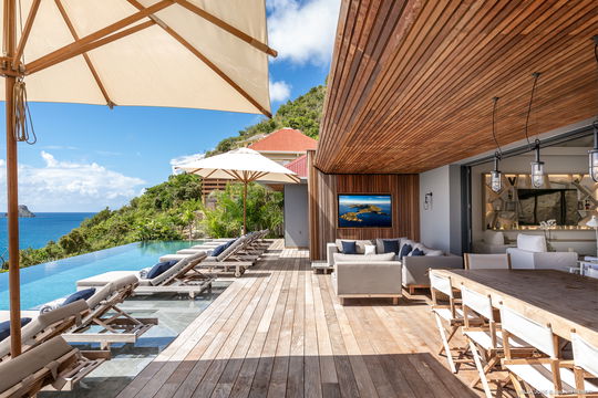 VILLA JUNE OUTDOOR LOUNGE AREA 2