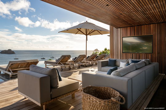 VILLA JUNE OUTDOOR LOUNGE AREA 3