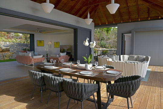 VILLA EDUNIA KITCHEN & DINING AREA 1