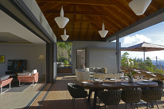 VILLA EDUNIA KITCHEN & DINING AREA 2