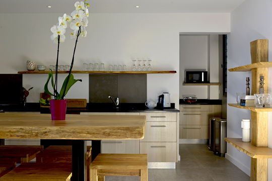 VILLA EDUNIA KITCHEN & DINING AREA 9