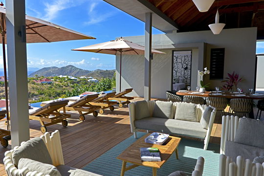 VILLA EDUNIA OUTDOOR LOUNGE AREA 3