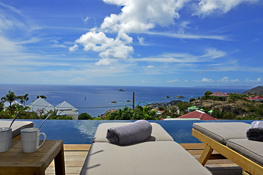 VILLA EDUNIA POOL & TERRACE 4
