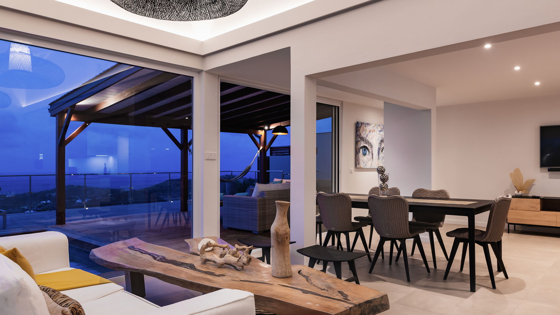 LIVING & DINING AREA