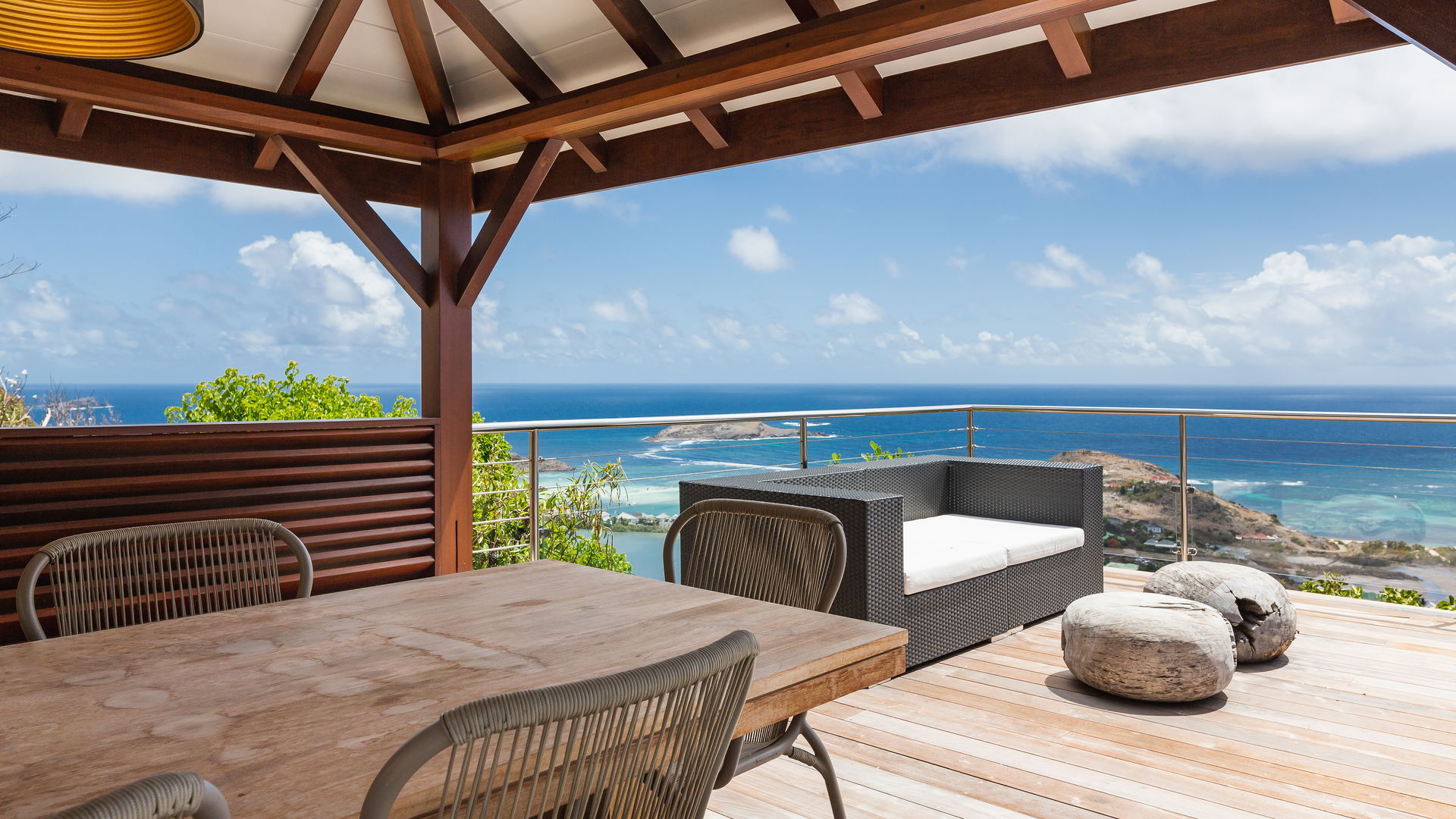 OUTDOOR DINING AREA