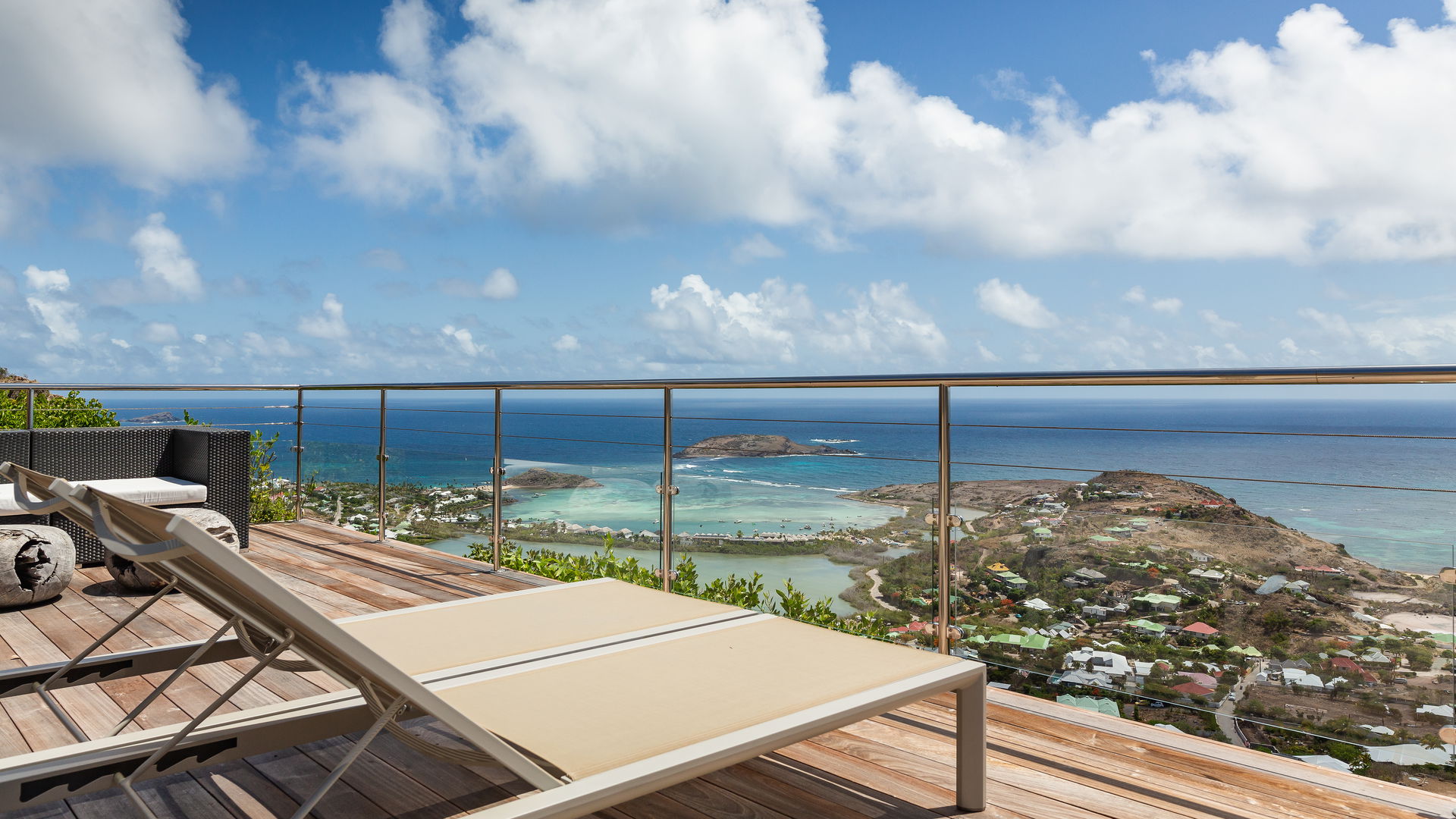 POOL & TERRACE