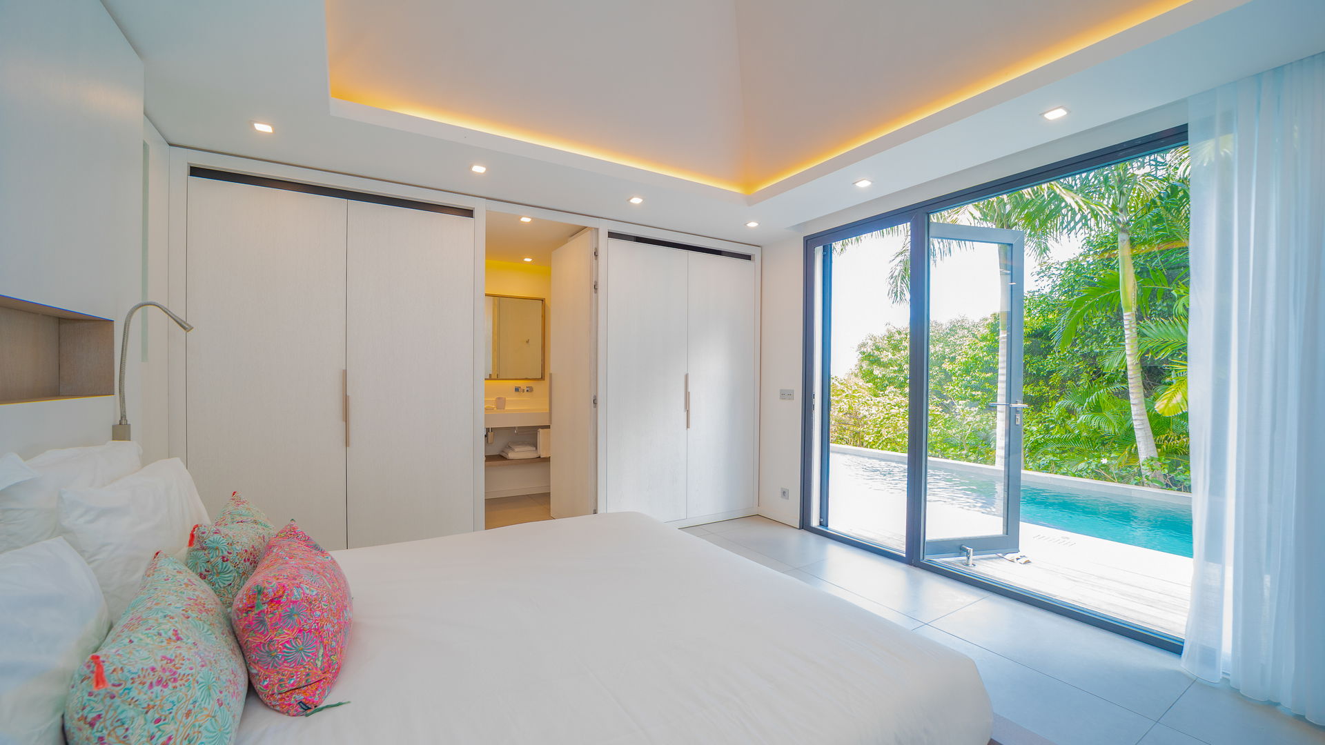 BEDROOM 1
