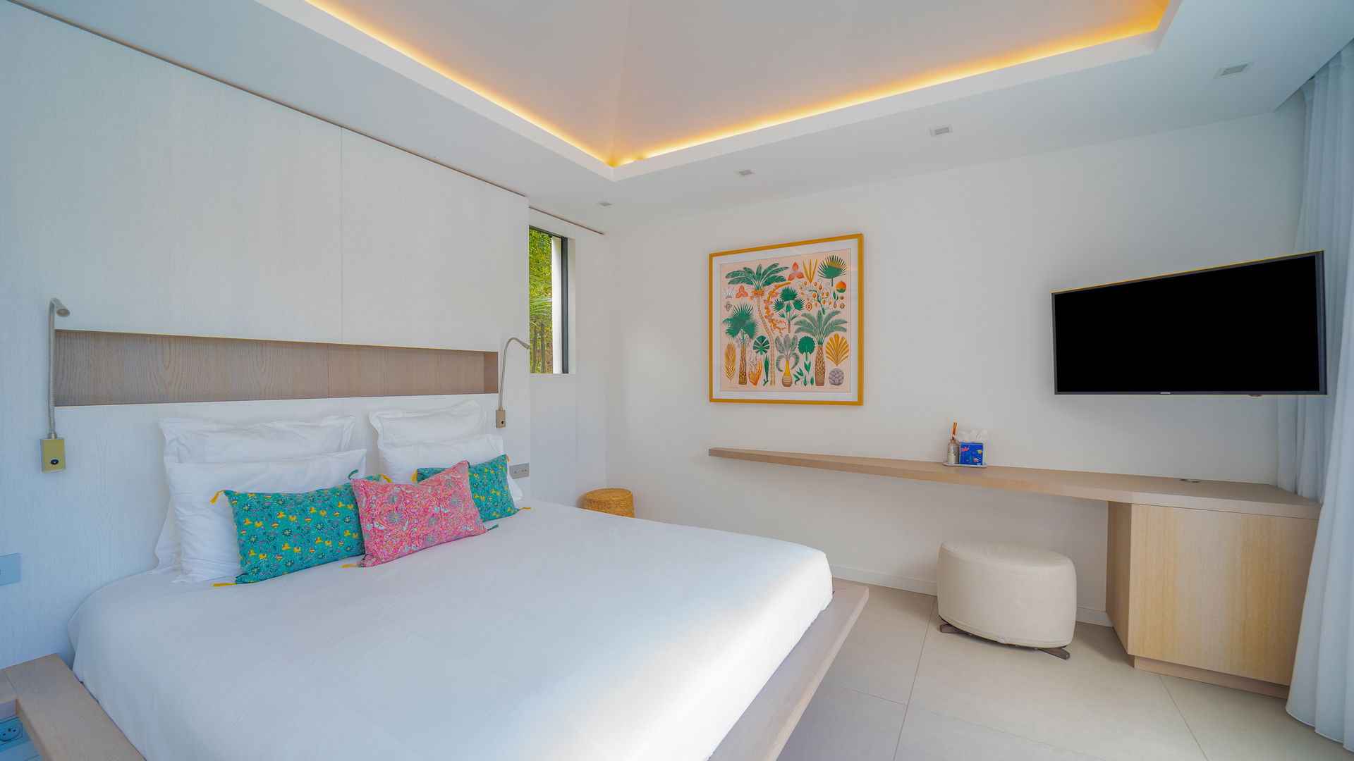 BEDROOM 2