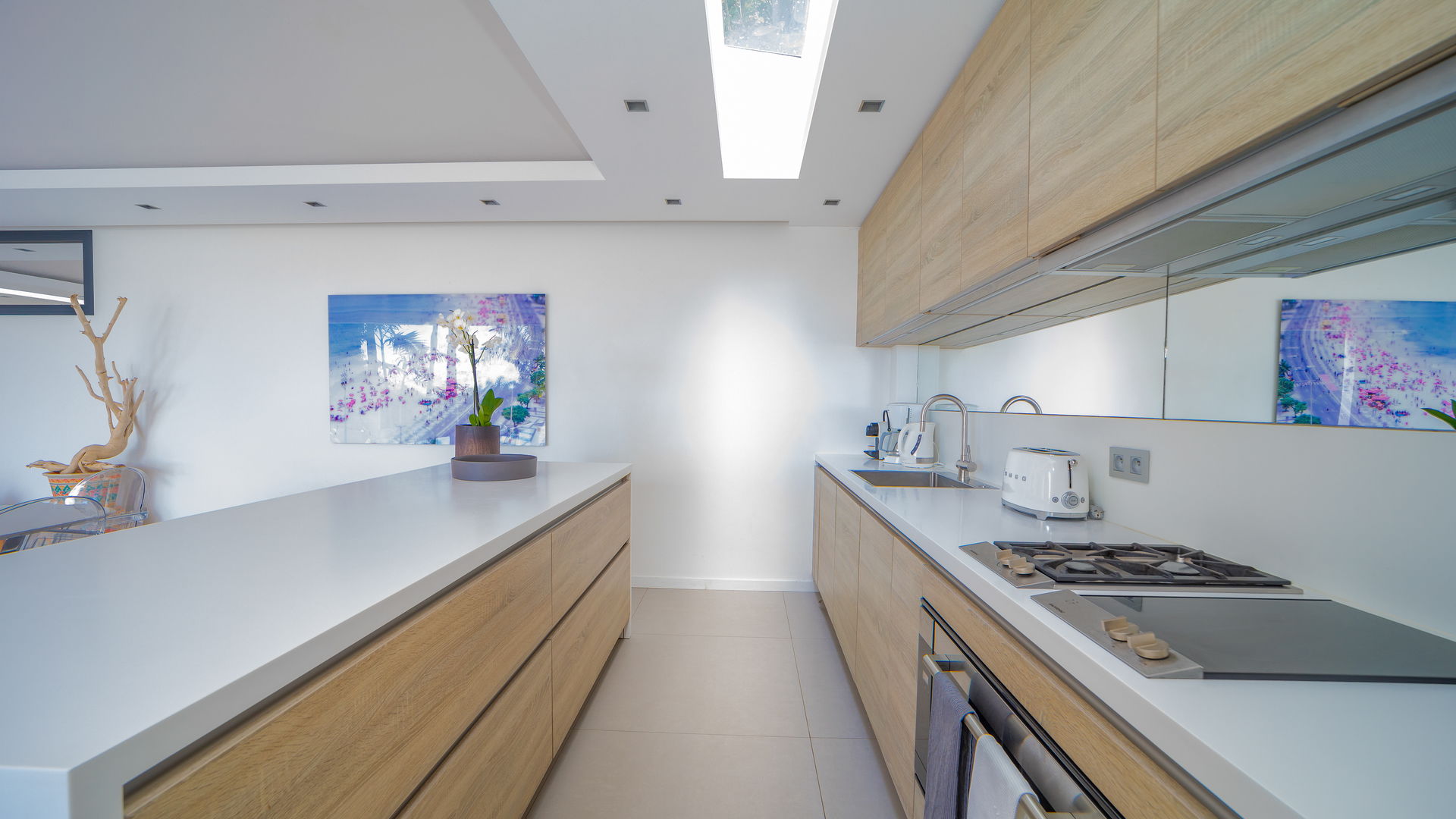 KITCHEN & DINING AREA