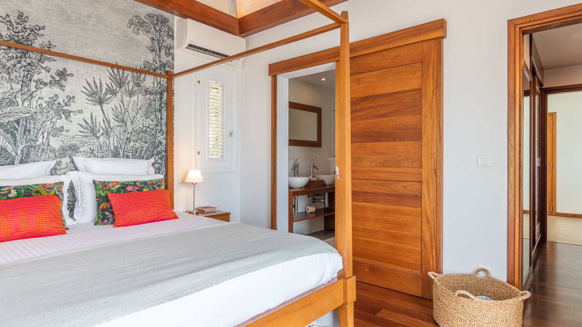 BEDROOM 1