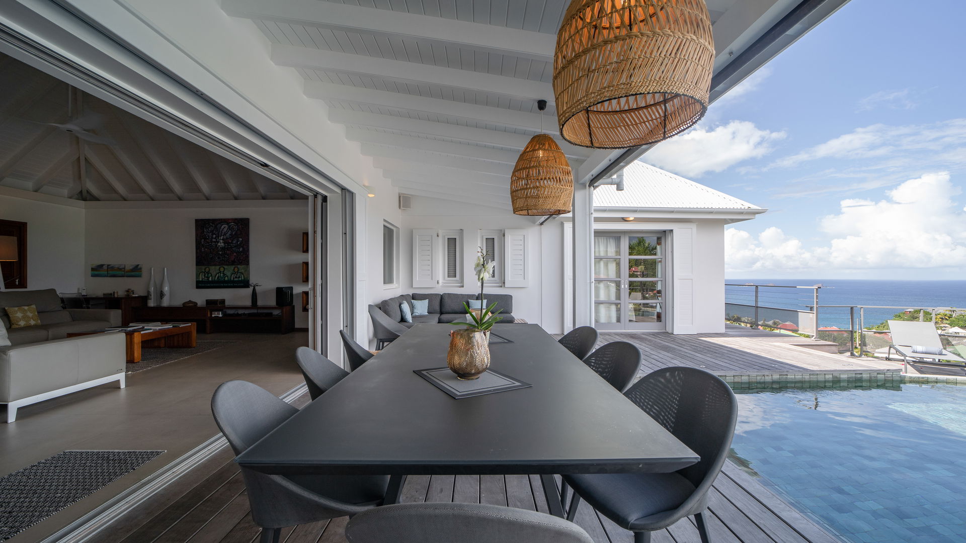 KITCHEN & DINING AREA