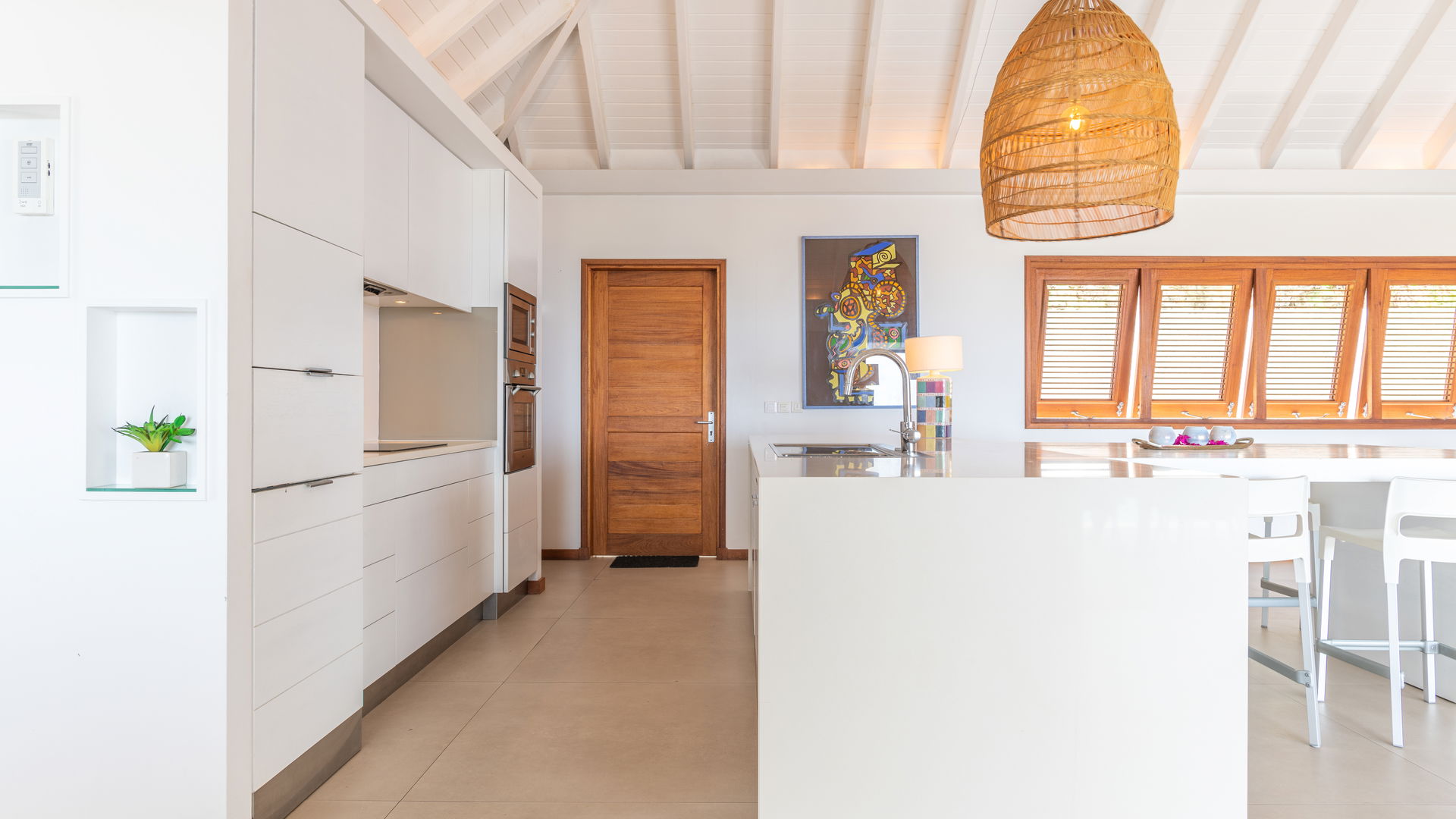 KITCHEN & DINING AREA
