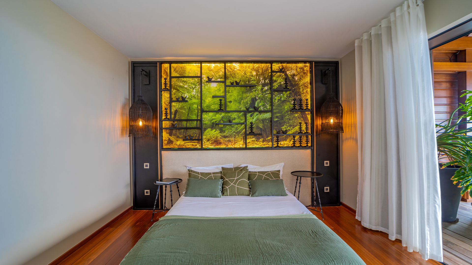 BEDROOM 6