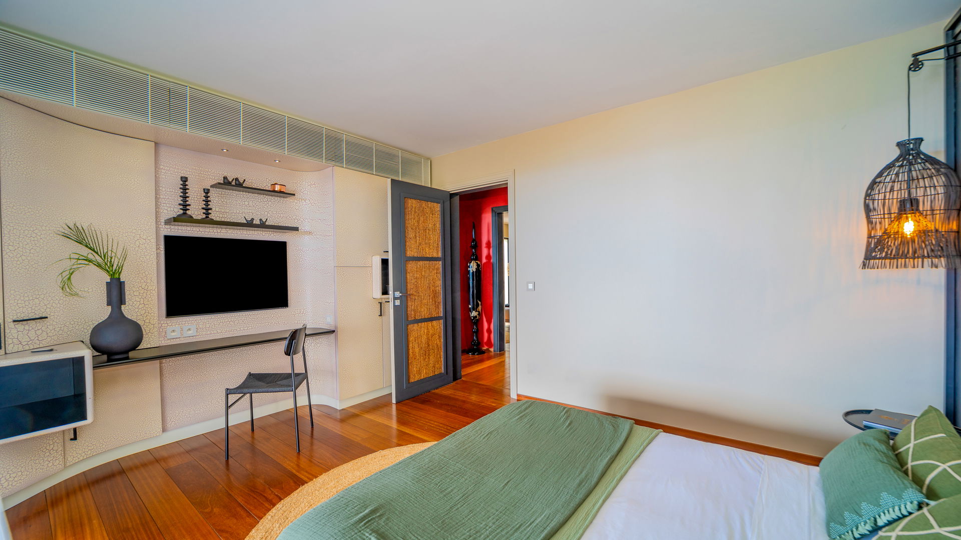 BEDROOM 6