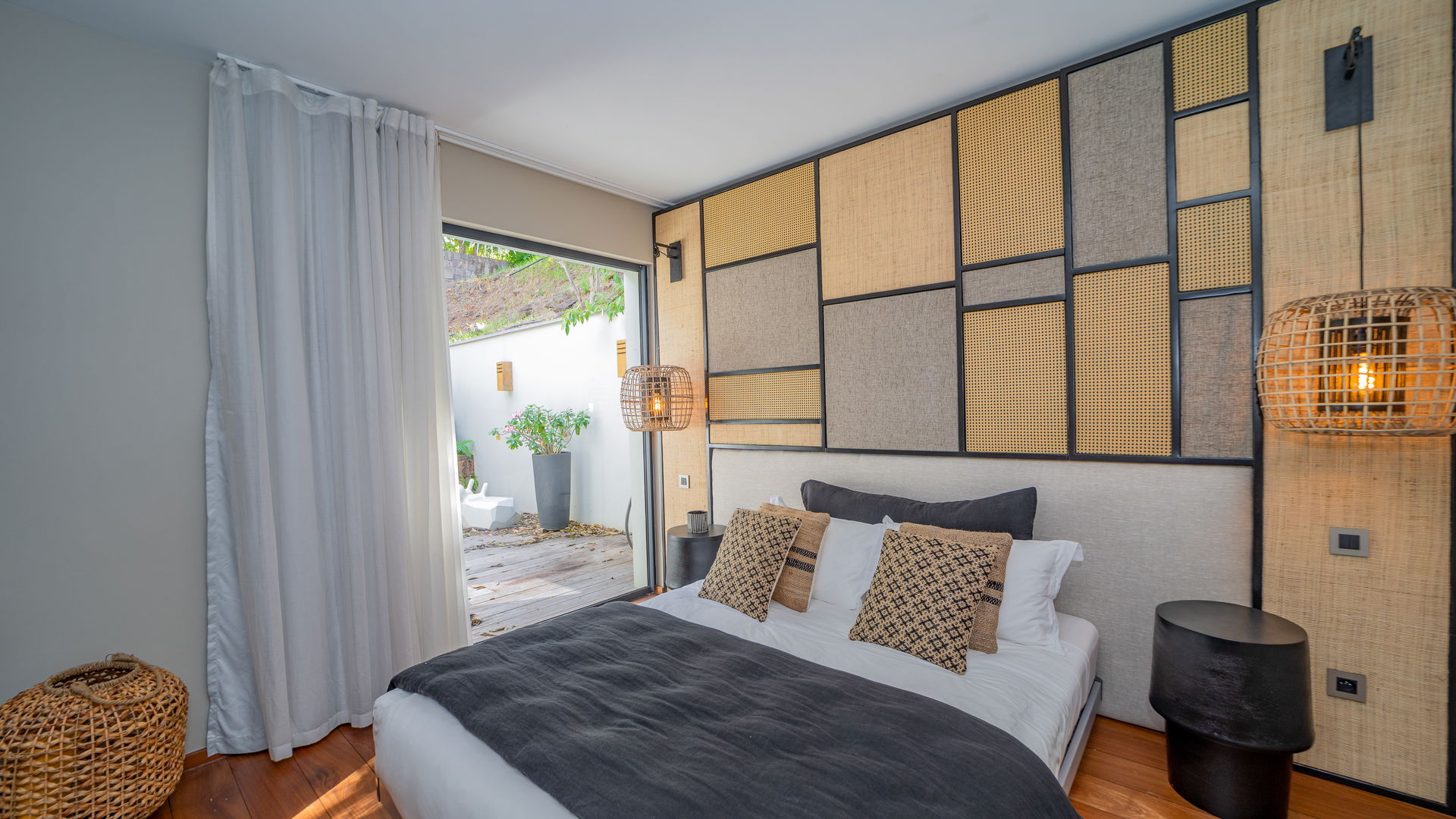 BEDROOM 7