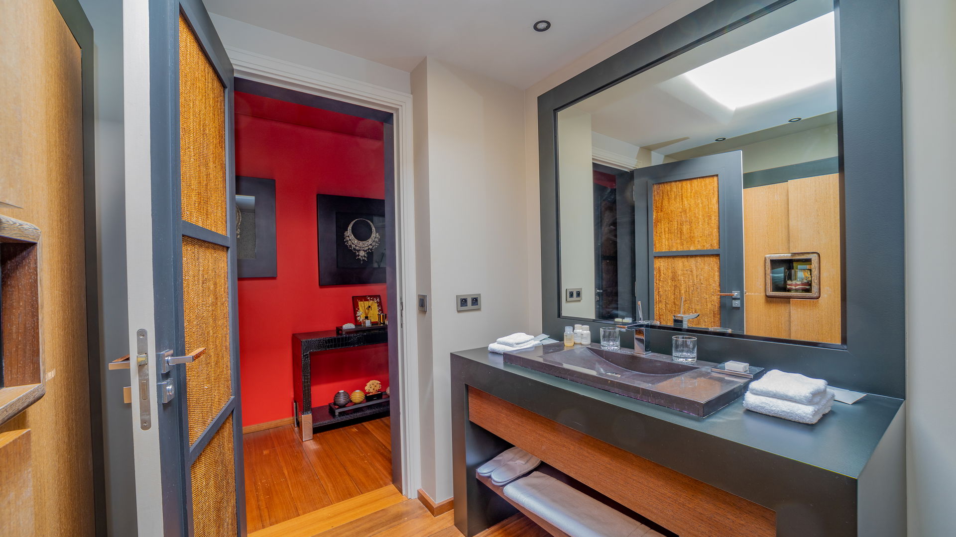 BEDROOM 7