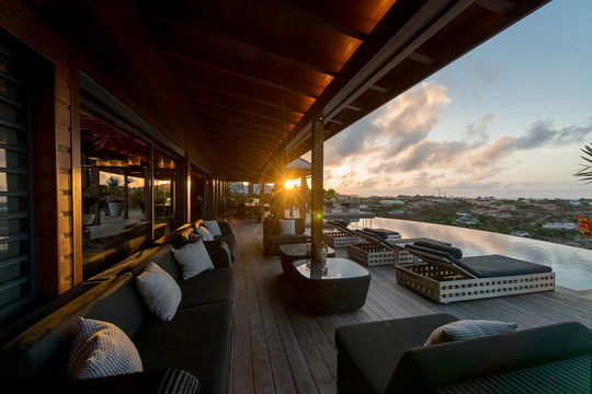 VILLA JADE BY NIGHT 1