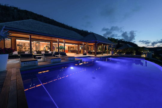 VILLA JADE BY NIGHT 3