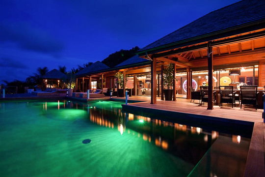 VILLA JADE BY NIGHT 5