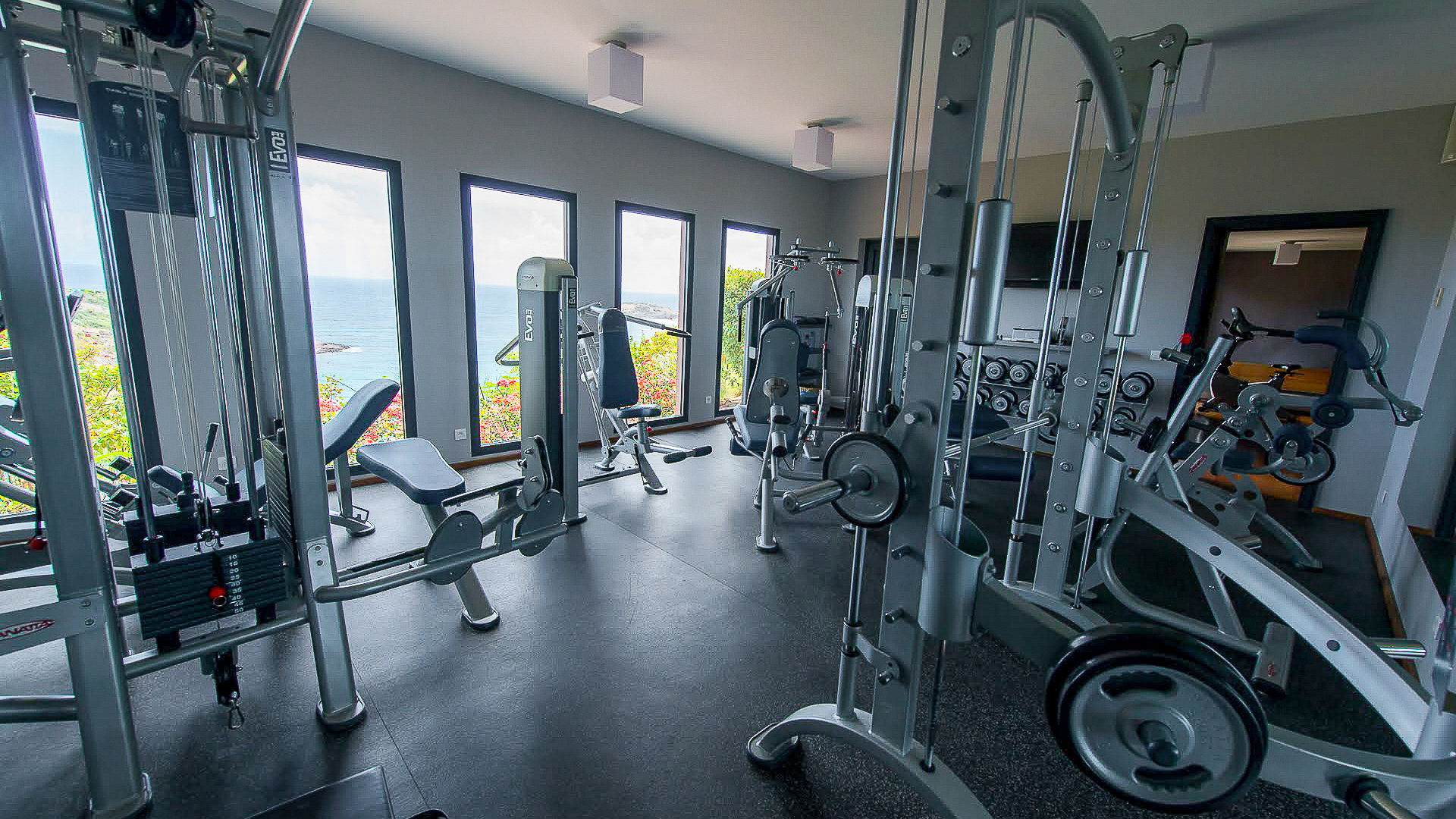 FITNESS & SAUNA