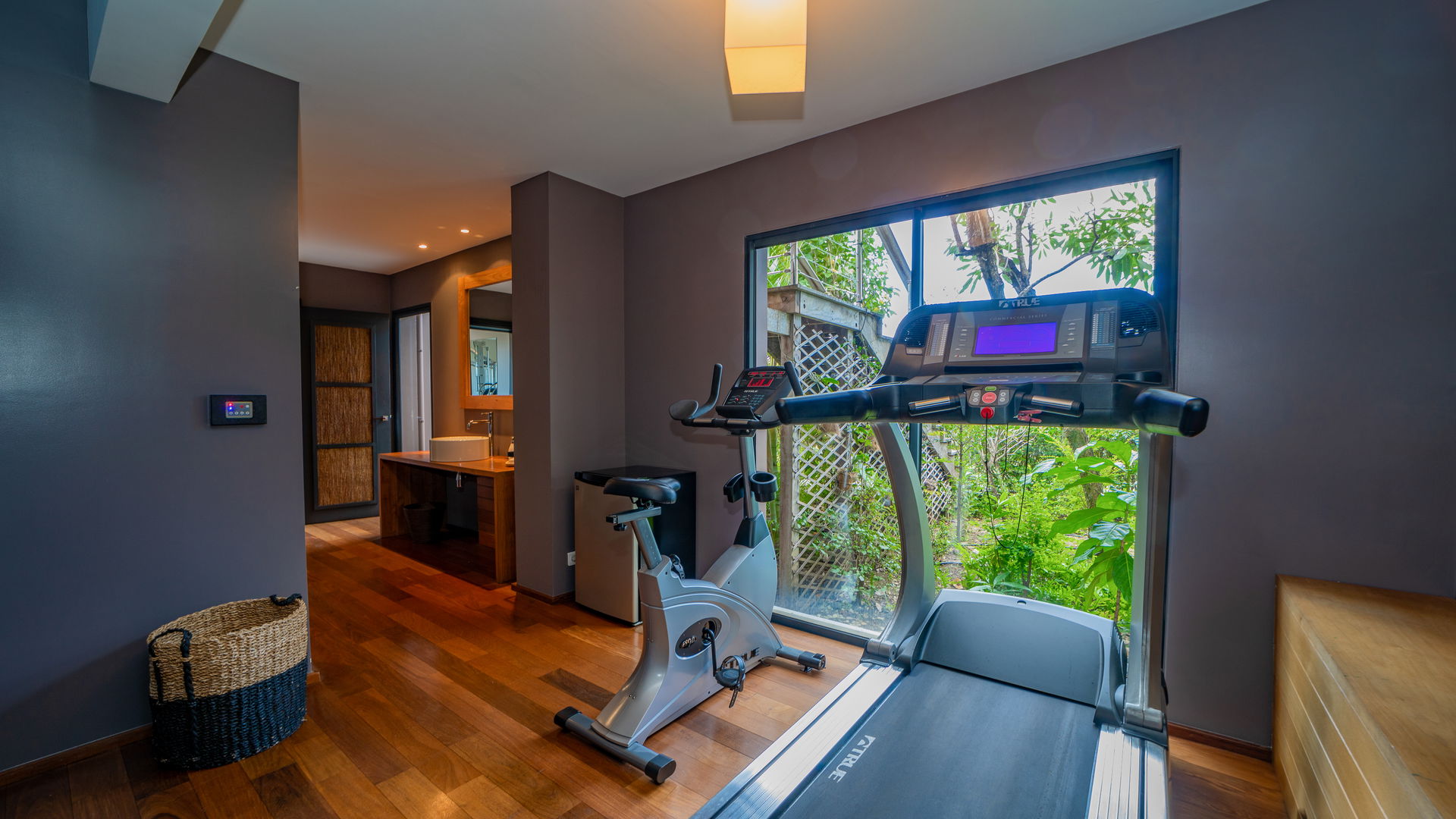 FITNESS & SAUNA
