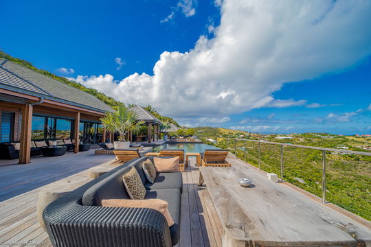 VILLA JADE JACUZZI & LOUNGE AREAS 3