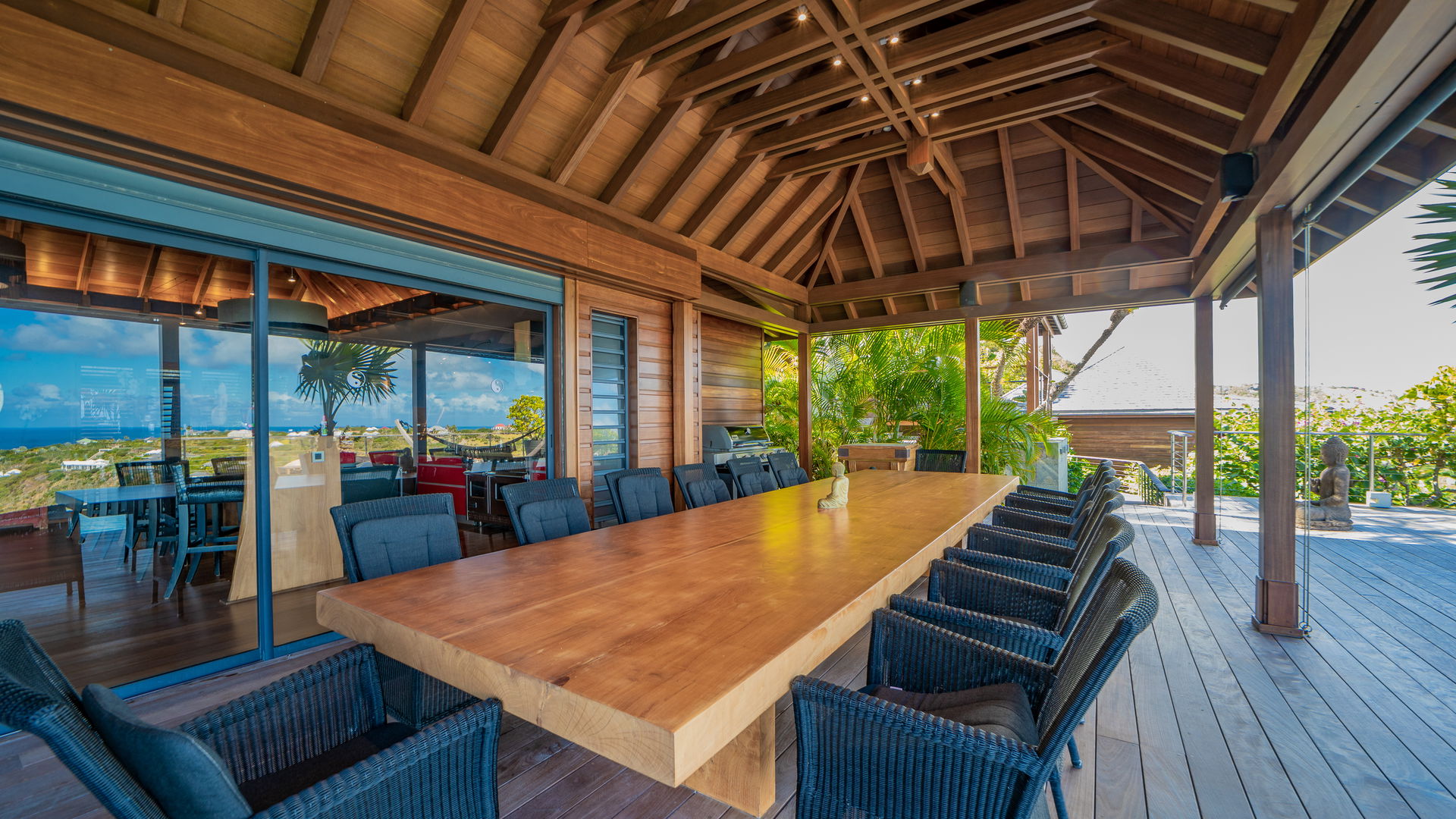 KITCHEN & DINING AREA