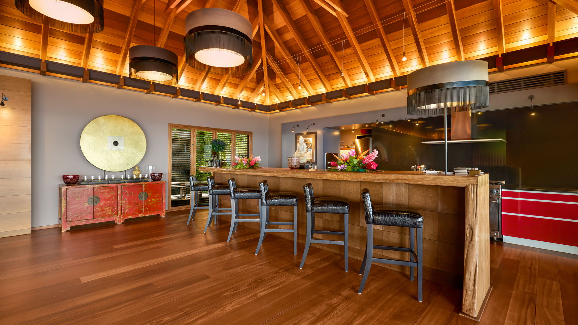 KITCHEN & DINING AREA