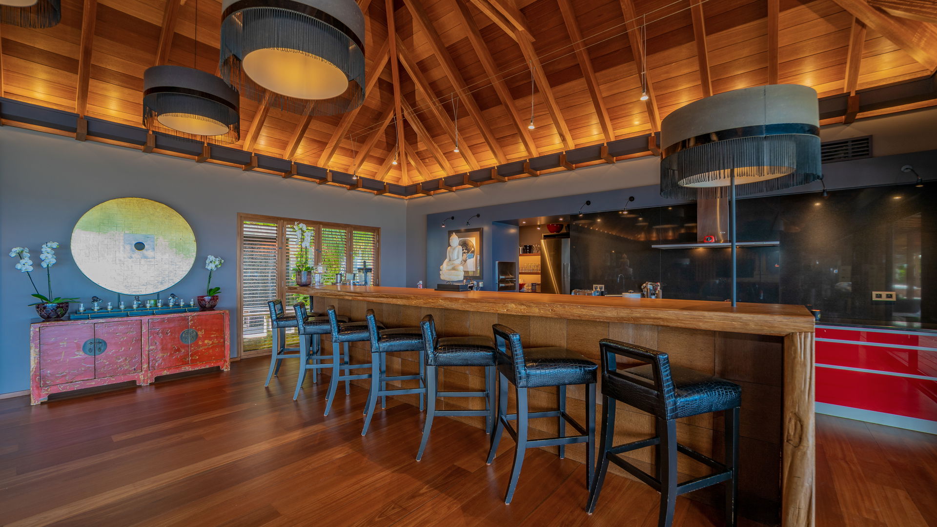 KITCHEN & DINING AREA