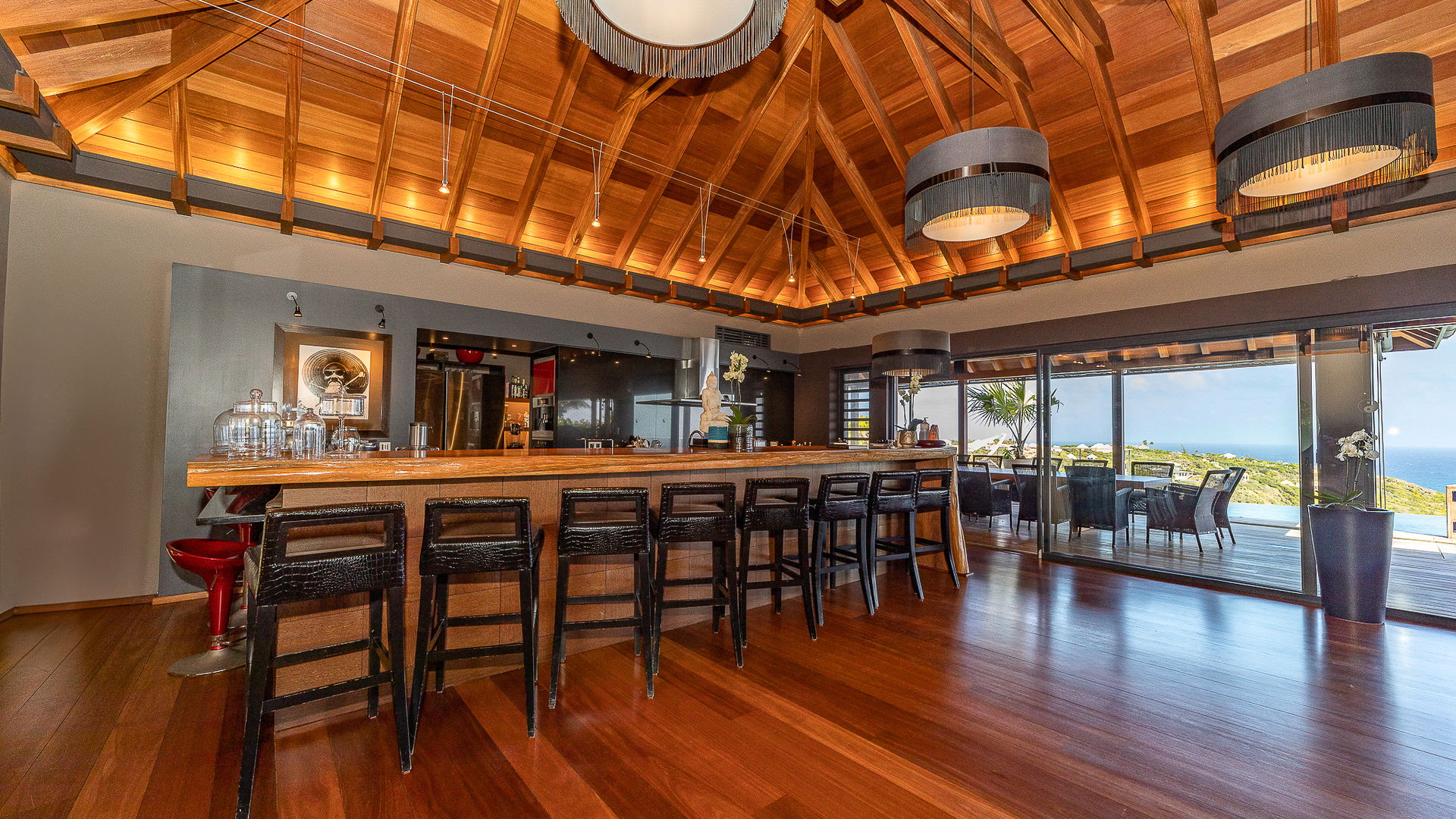 KITCHEN & DINING AREA