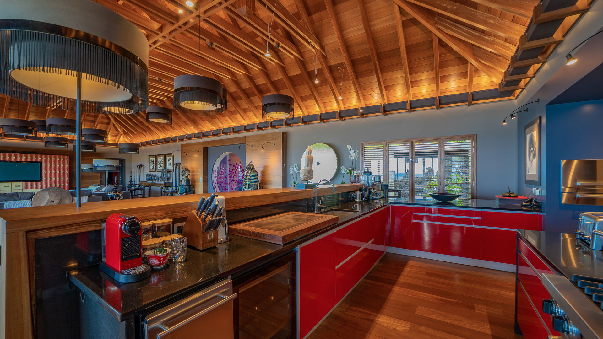 KITCHEN & DINING AREA