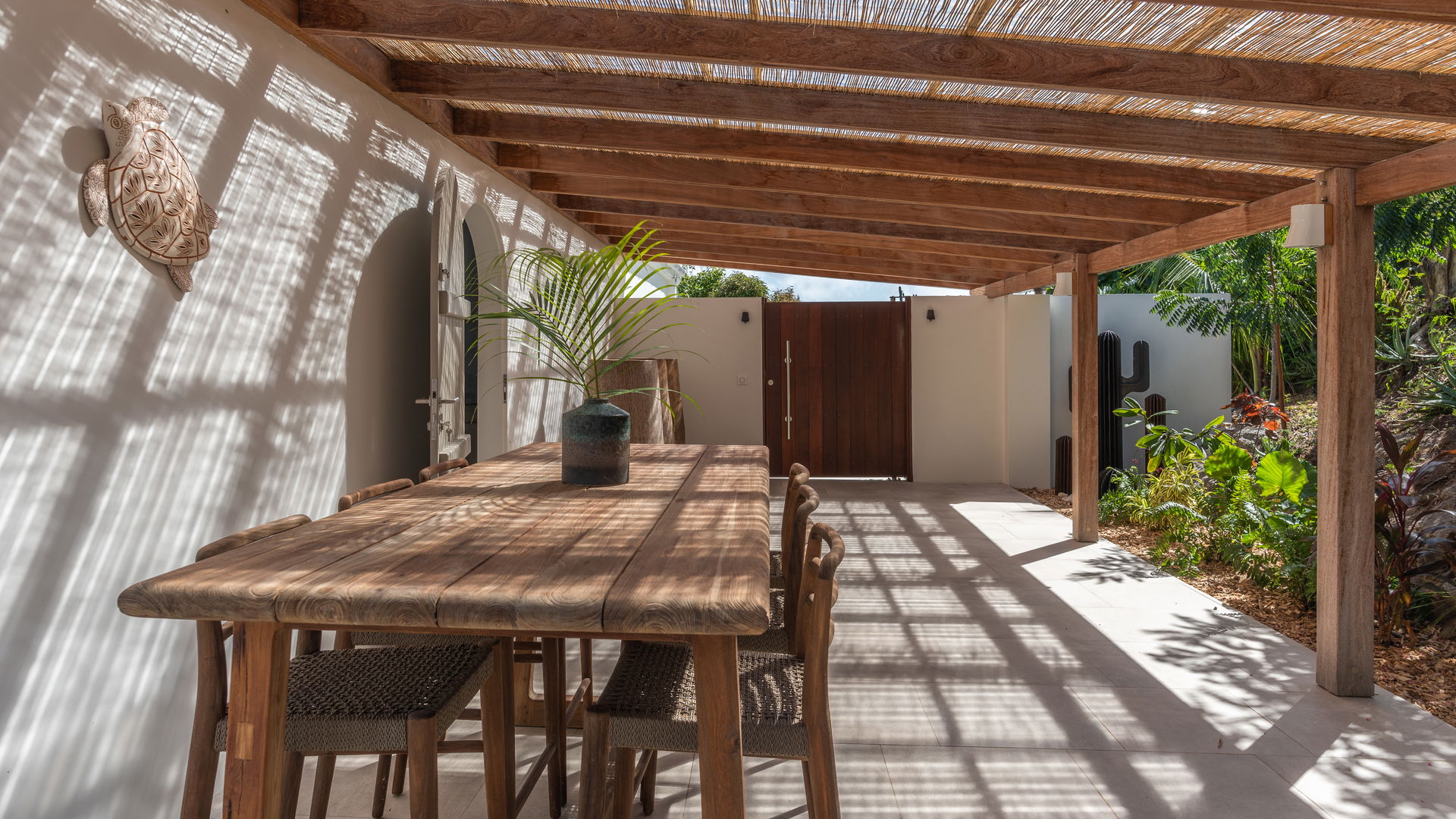 DINING AREAS