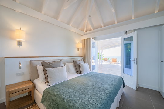 VILLA LUNA BEDROOM1 2