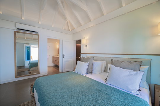 VILLA LUNA BEDROOM1 4