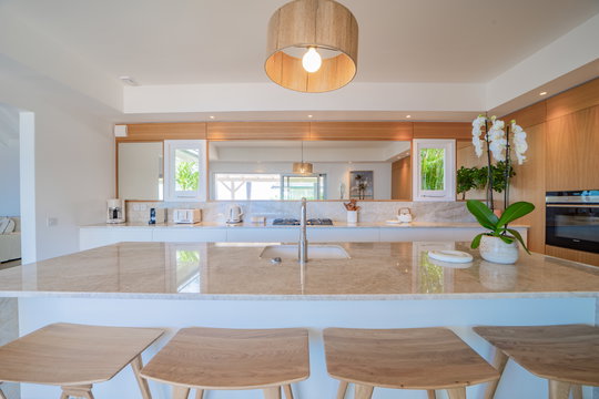 VILLA LUNA KITCHEN & DINING AREA 3