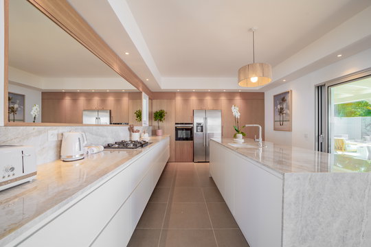 VILLA LUNA KITCHEN & DINING AREA 6