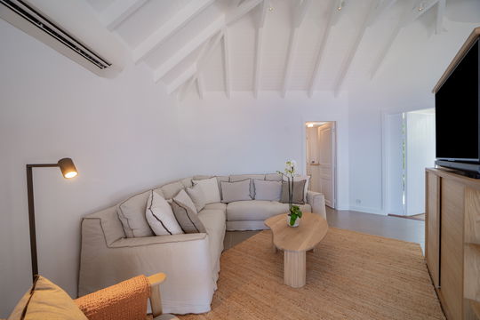 VILLA LUNA LIVING AREA 3